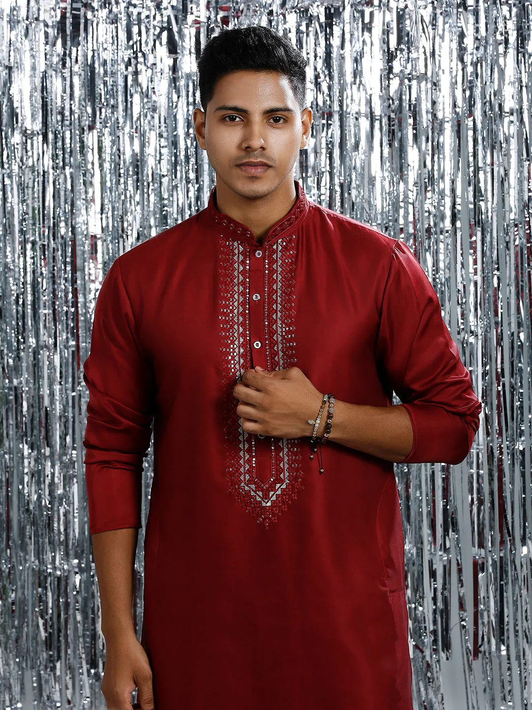 SCARLET MAROON KURTA SET WITH INTRICATE NECK EMBROIRDERY