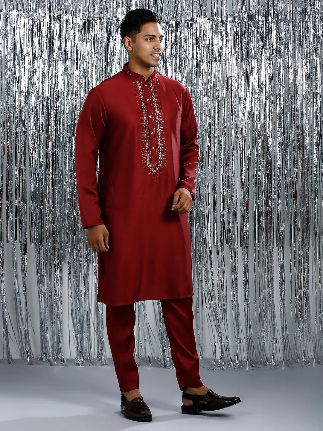 SCARLET MAROON KURTA SET WITH INTRICATE NECK EMBROIRDERY
